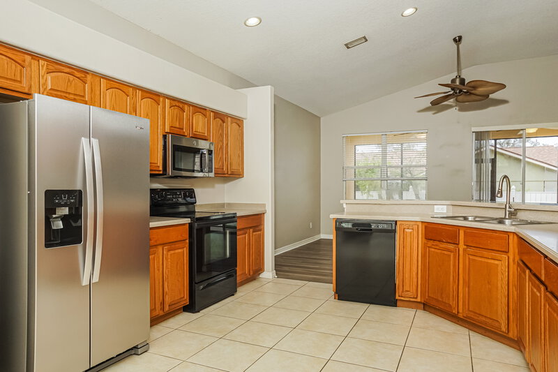 2,480/Mo, 1792 Old Summerwood Blvd Sarasota, FL 34232 Kitchen View