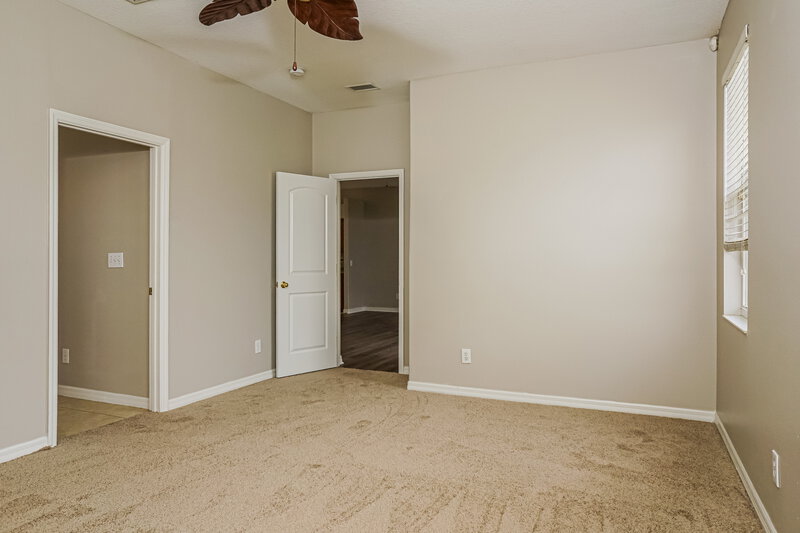 2,480/Mo, 1792 Old Summerwood Blvd Sarasota, FL 34232 Main Bedroom View 2