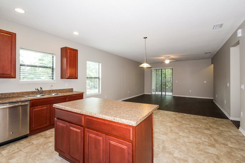 1,850/Mo, 2341 50th Street Cir E Palmetto, FL 34221 Kitchen View 2