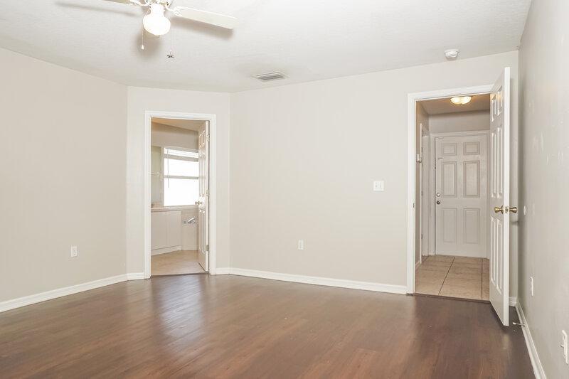 2,425/Mo, 4638 Breezy Pines Blvd Sarasota, FL 34232 Main Bedroom View
