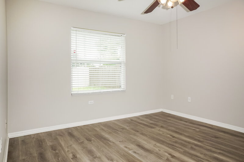 2,030/Mo, 5146 Old Ashwood Dr Sarasota, FL 34233 Main Bedroom View