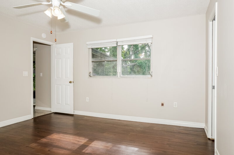 2,490/Mo, 2157 Black Oak Ct Sarasota, FL 34232 Main Bedroom View 2