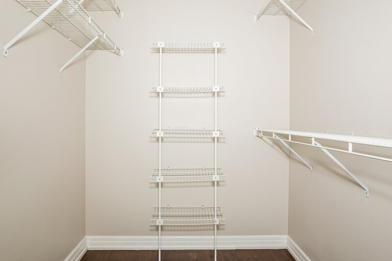 2,490/Mo, 2157 Black Oak Ct Sarasota, FL 34232 Walk In Closet View
