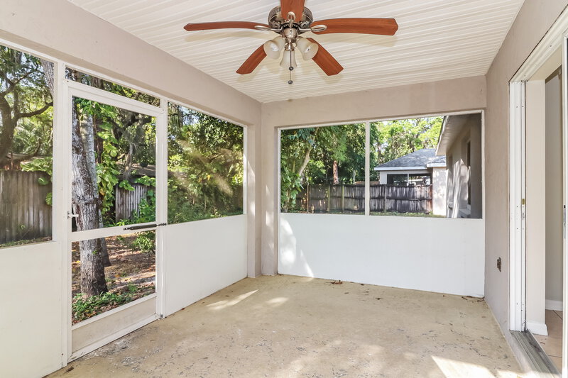 2,450/Mo, 7180 Mauna Loa Blvd Sarasota, FL 34241 Sun Room View