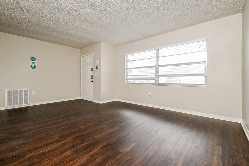2,350/Mo, 4183 Lancaster Dr Sarasota, FL 34241 Living Room View