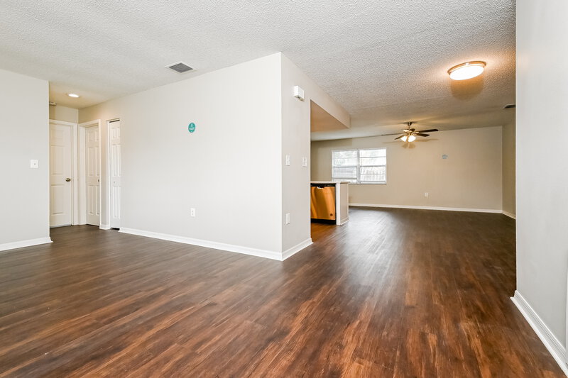 2,350/Mo, 4183 Lancaster Dr Sarasota, FL 34241 Living Room View 2