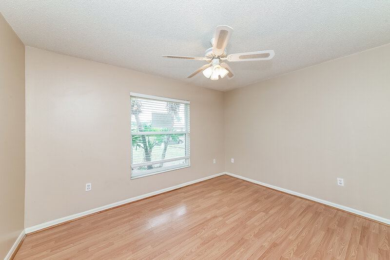 2,095/Mo, 4208 76th Dr E Sarasota, FL 34243 Bedroom View