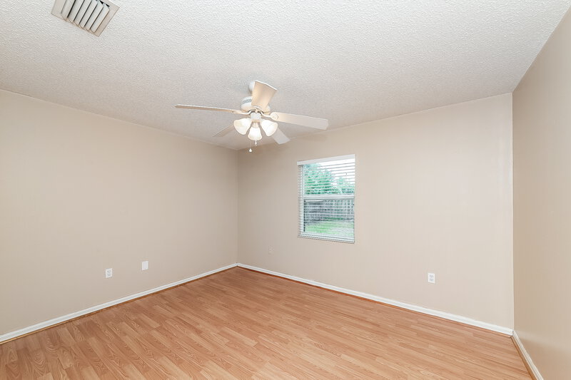 2,095/Mo, 4208 76th Dr E Sarasota, FL 34243 Bedroom View 3