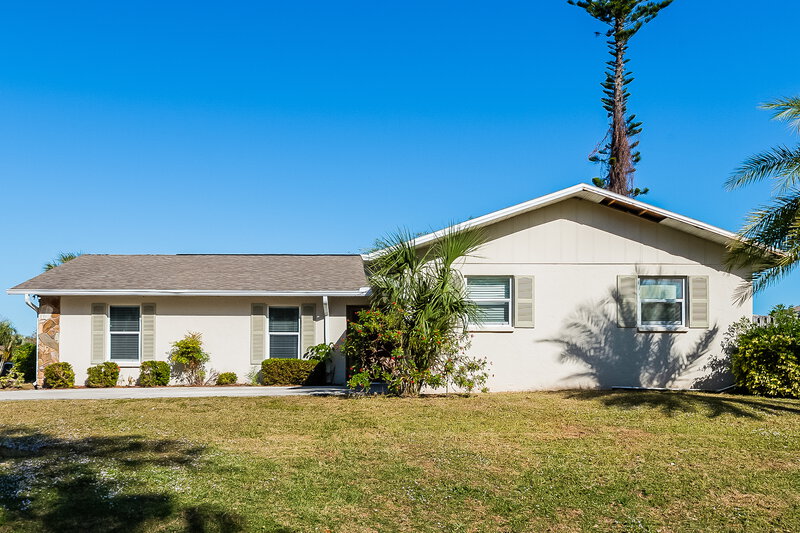 2,420/Mo, 5015 Brandeis Cir S Sarasota, FL 34243 External View