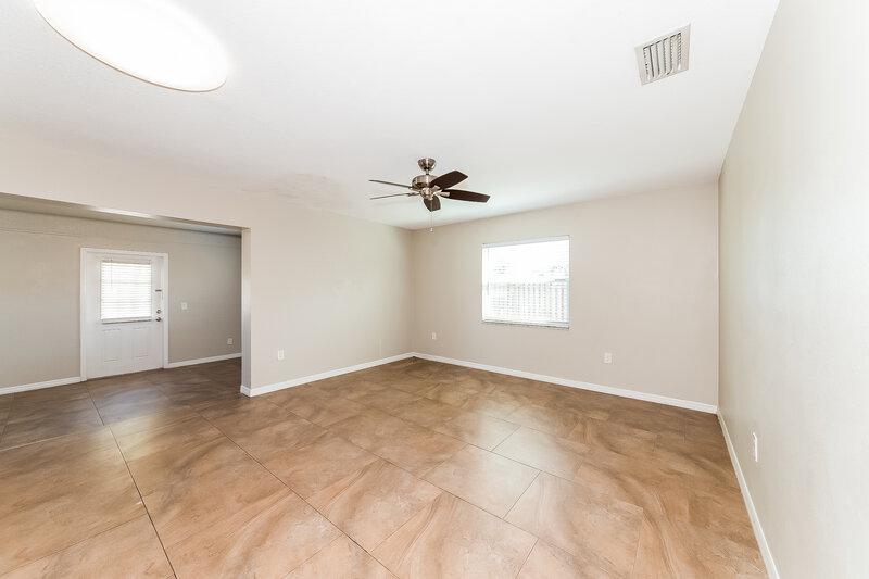 2,420/Mo, 5015 Brandeis Cir S Sarasota, FL 34243 Living Room View 2