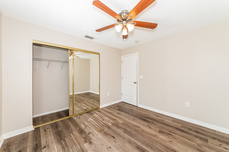 2,420/Mo, 5015 Brandeis Cir S Sarasota, FL 34243 Bedroom View 3