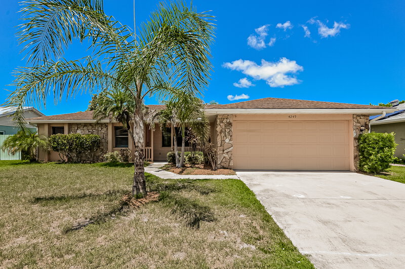 2,340/Mo, 4249 Lancaster Dr Sarasota, FL 34241 External View