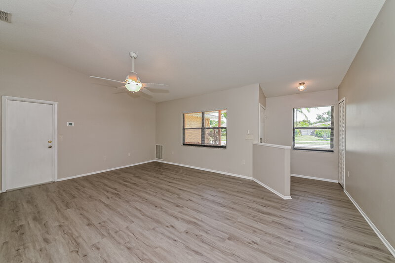 2,340/Mo, 4249 Lancaster Dr Sarasota, FL 34241 Living Room View