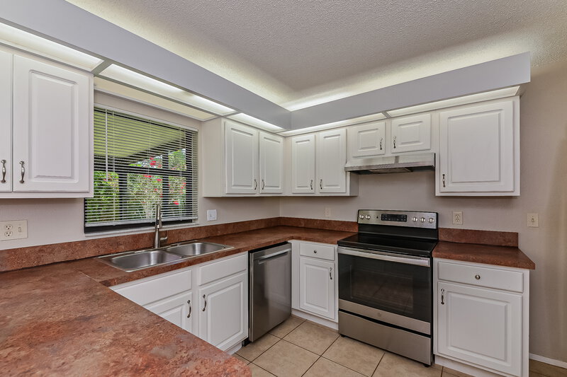 2,340/Mo, 4249 Lancaster Dr Sarasota, FL 34241 Kitchen View