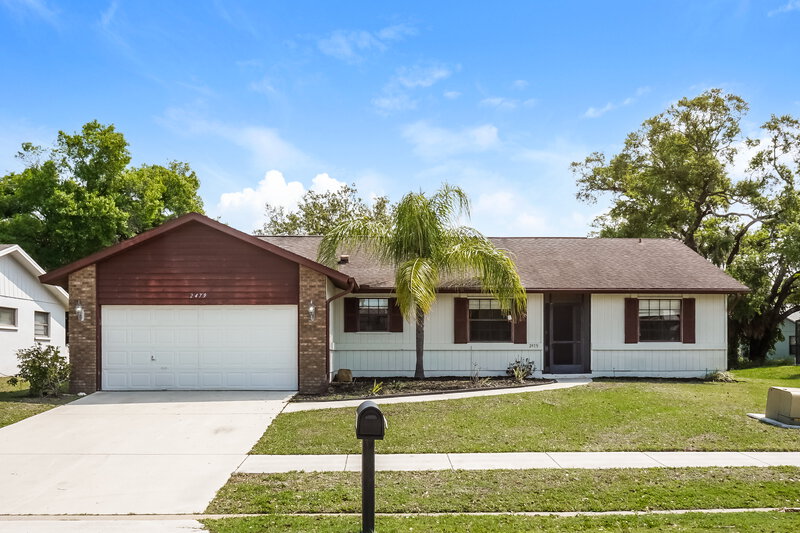 0/Mo, 2479 Wood Oak Dr Sarasota, FL 34232 External View