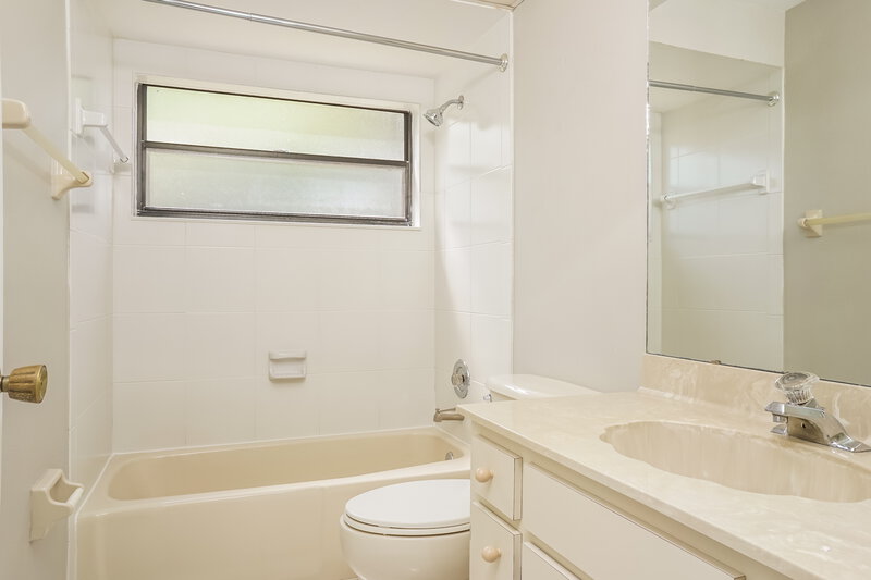 0/Mo, 2479 Wood Oak Dr Sarasota, FL 34232 Misc View 12