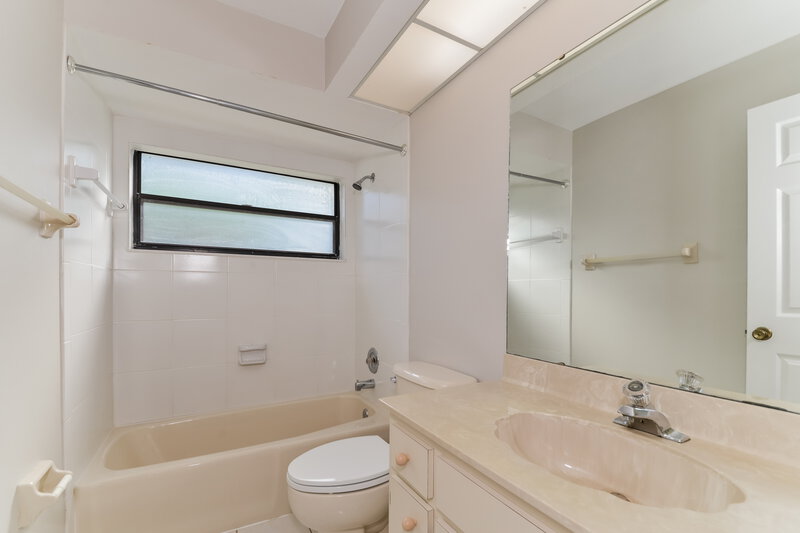 0/Mo, 2479 Wood Oak Dr Sarasota, FL 34232 Misc View 14