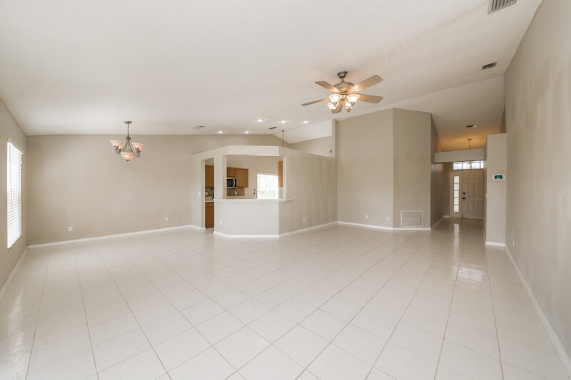2,360/Mo, 4505 Sanibel Way Bradenton, FL 34203 Living Room View 2