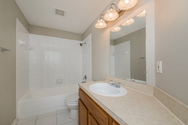 2,360/Mo, 4505 Sanibel Way Bradenton, FL 34203 Bathroom View