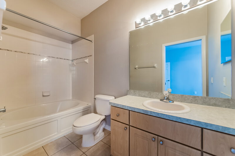 3,130/Mo, 4246 Day Bridge Pl Ellenton, FL 34222 Main Bathroom View