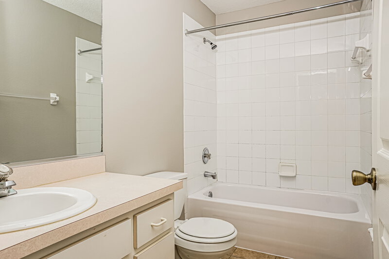 2,305/Mo, 4652 Ardale St Sarasota, FL 34232 Bathroom View