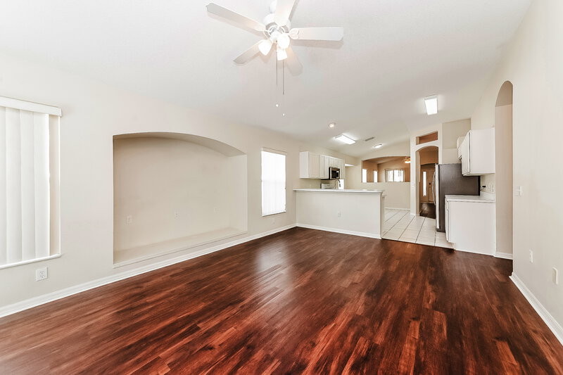 2,495/Mo, 12006 Popash Gln Lakewood Ranch, FL 34202 Living Room View