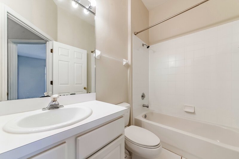 2,495/Mo, 12006 Popash Gln Lakewood Ranch, FL 34202 Bathroom View