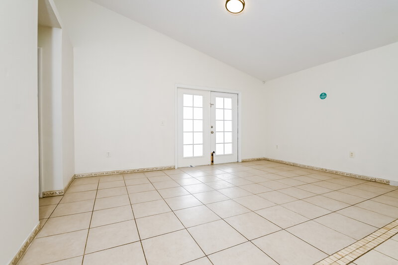 2,220/Mo, 7224 48th Ave E Palmetto, FL 34221 Living Room View