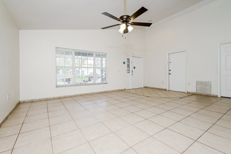 2,220/Mo, 7224 48th Ave E Palmetto, FL 34221 Living Room View 2