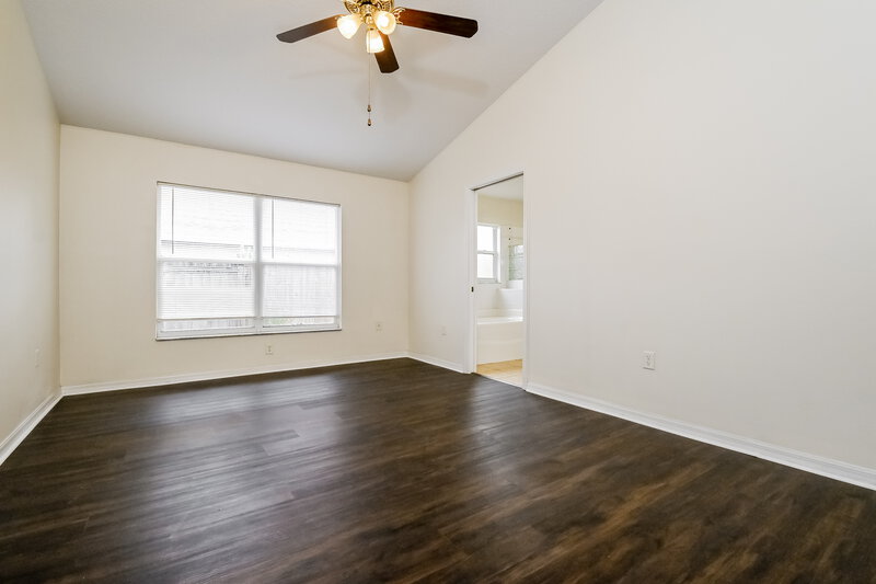 2,220/Mo, 7224 48th Ave E Palmetto, FL 34221 Main Bedroom View