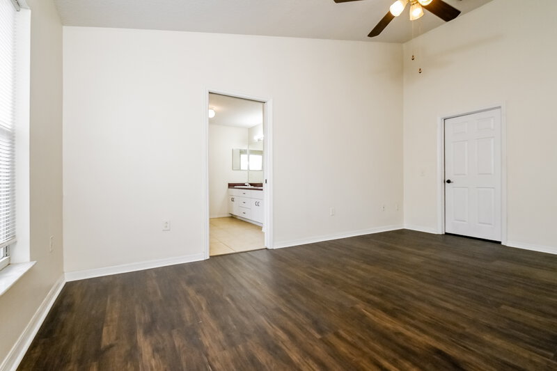 2,220/Mo, 7224 48th Ave E Palmetto, FL 34221 Main Bedroom View 2