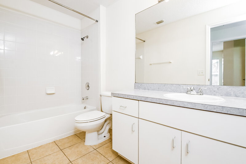 2,220/Mo, 7224 48th Ave E Palmetto, FL 34221 Bathroom View