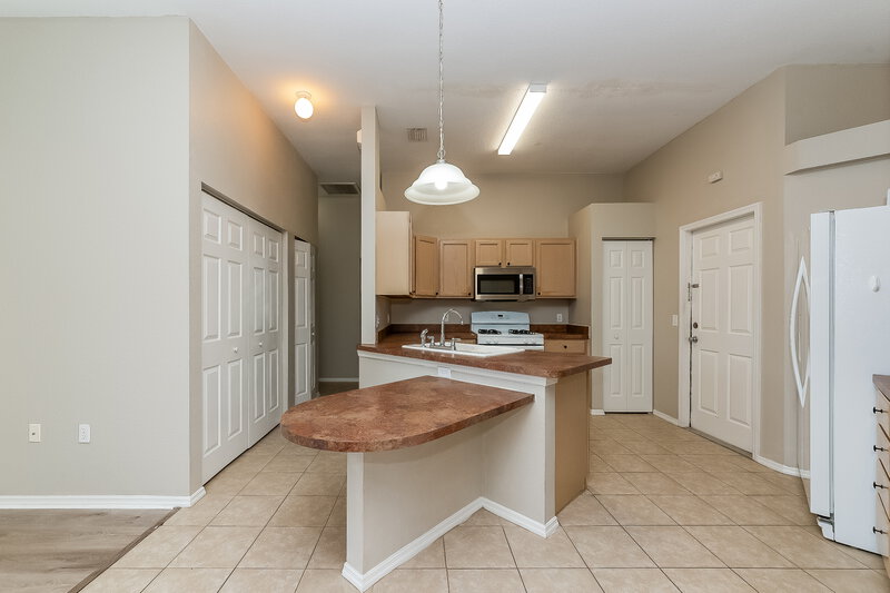 0/Mo, 6210 Blackberry Ln Lakewood Ranch, FL 34202 Kitchen View