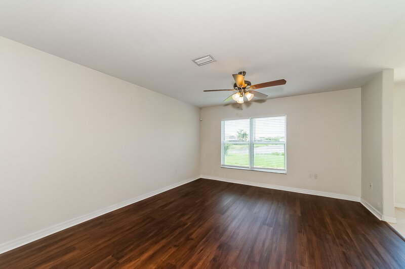 2,065/Mo, 7062 Chatum Light Run Bradenton, FL 34212 Living Room View 2