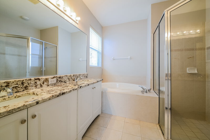 3,600/Mo, 4510 Ferrys Mill Pl Ellenton, FL 34222 Main Bathroom View