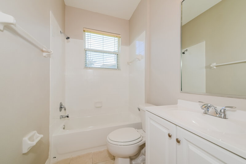 3,600/Mo, 4510 Ferrys Mill Pl Ellenton, FL 34222 Bathroom View