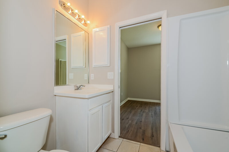 3,600/Mo, 4510 Ferrys Mill Pl Ellenton, FL 34222 Bathroom View 2