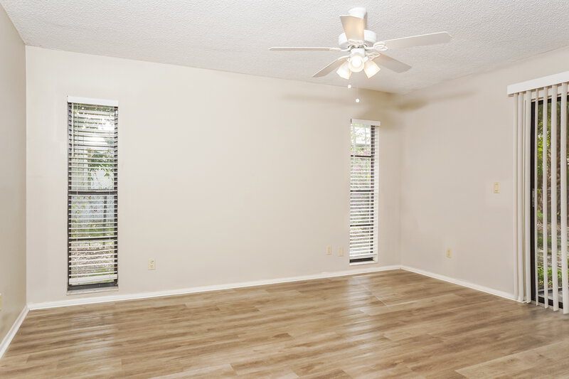2,690/Mo, 326 Montgomery Ave Sarasota, FL 34243 Main Bedroom View