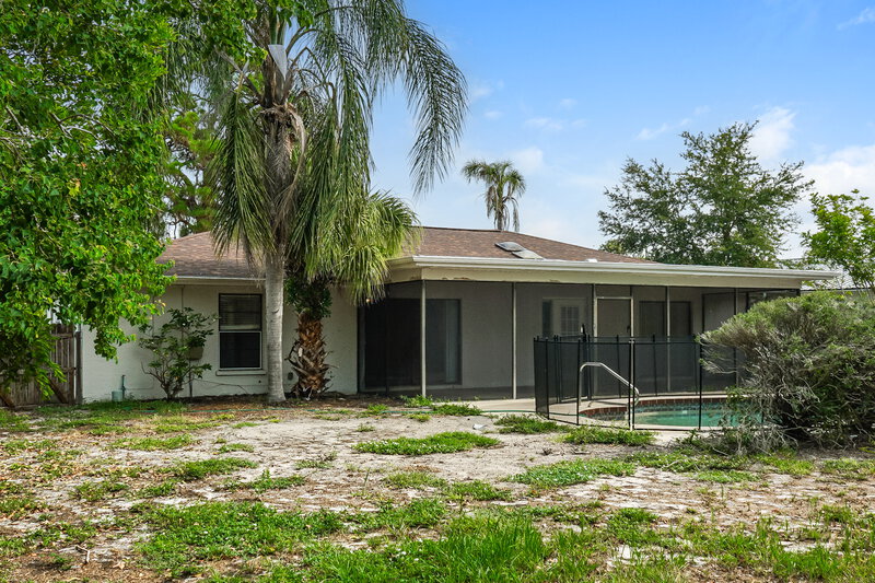 2,690/Mo, 326 Montgomery Ave Sarasota, FL 34243 Rear View