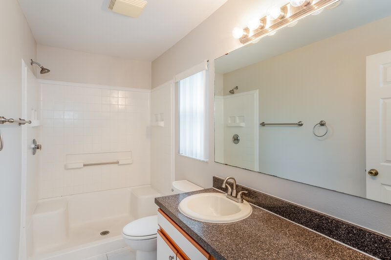 2,865/Mo, 11875 Dunster Ln Parrish, FL 34219 Main Bathroom View
