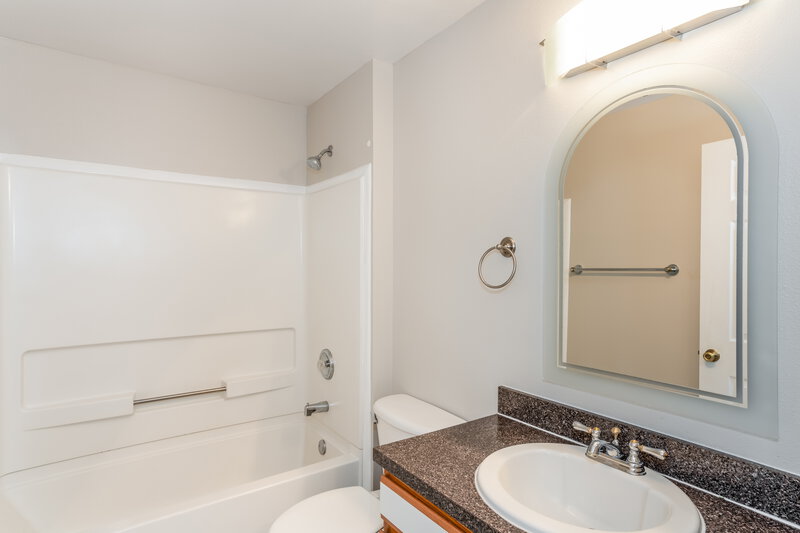 2,865/Mo, 11875 Dunster Ln Parrish, FL 34219 Bathroom View