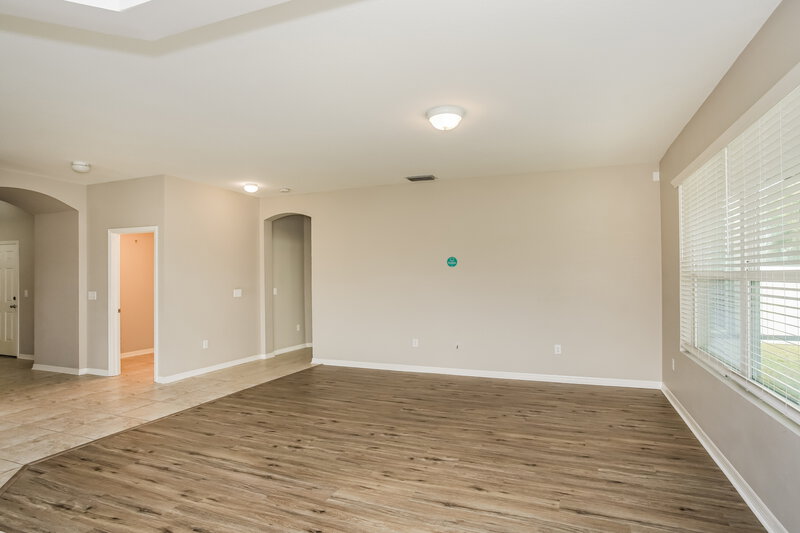 2,570/Mo, 9039 41st St E Parrish, FL 34219 Living Room View