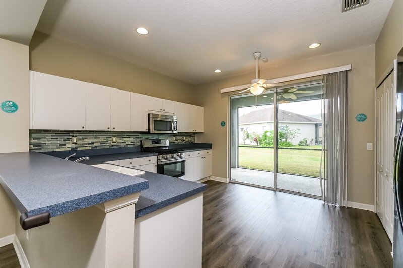 2,425/Mo, 11621 Piedmont Park Crossing Bradenton, FL 34211 Kitchen View