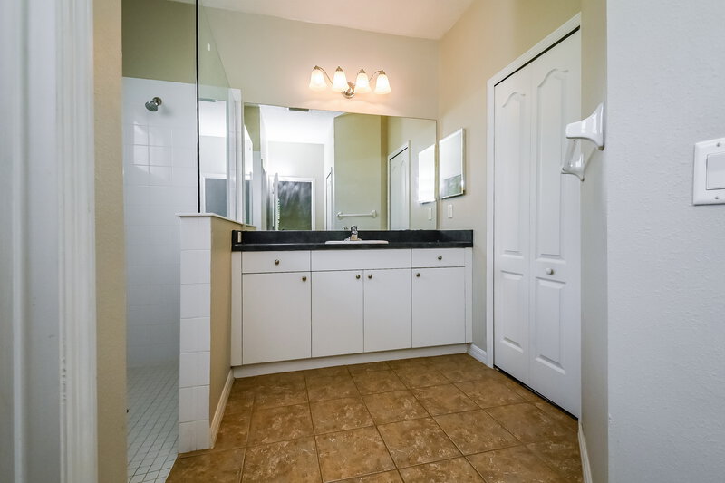 2,425/Mo, 11621 Piedmont Park Crossing Bradenton, FL 34211 Main Bathroom View