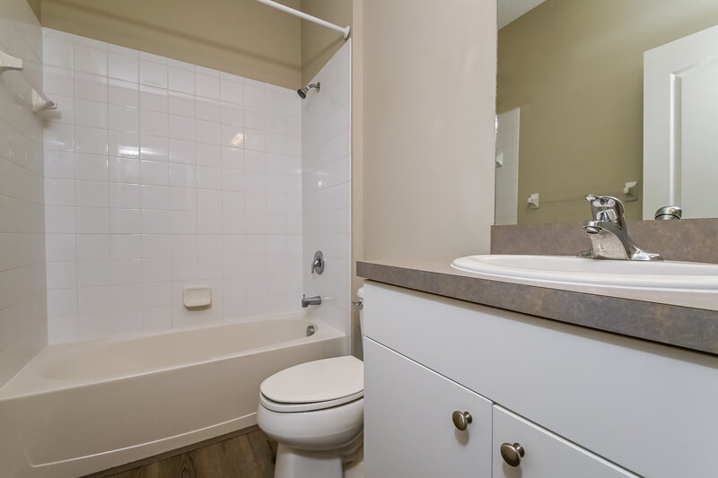 2,425/Mo, 11621 Piedmont Park Crossing Bradenton, FL 34211 Bathroom View