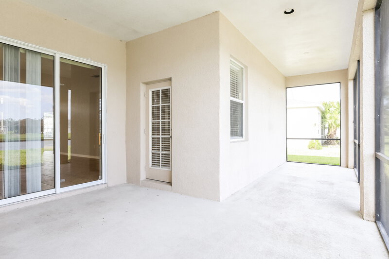2,650/Mo, 12250 23rd St E Parrish, FL 34219 Sun Room View