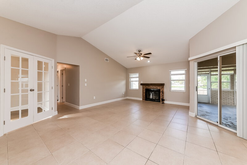 2,160/Mo, 3502 65th Avenue Cir E Sarasota, FL 34243 Living Room View