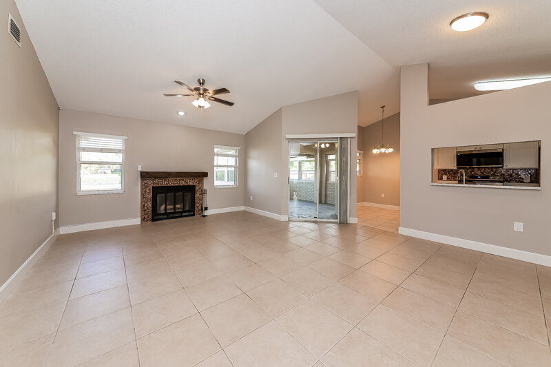 2,160/Mo, 3502 65th Avenue Cir E Sarasota, FL 34243 Living Room View 3
