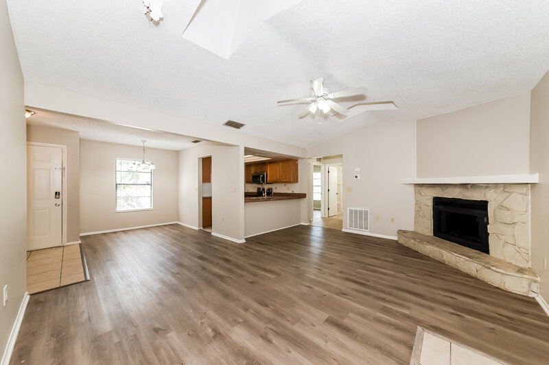2,185/Mo, 6434 Carmella Way Sarasota, FL 34243 Living Room View 2