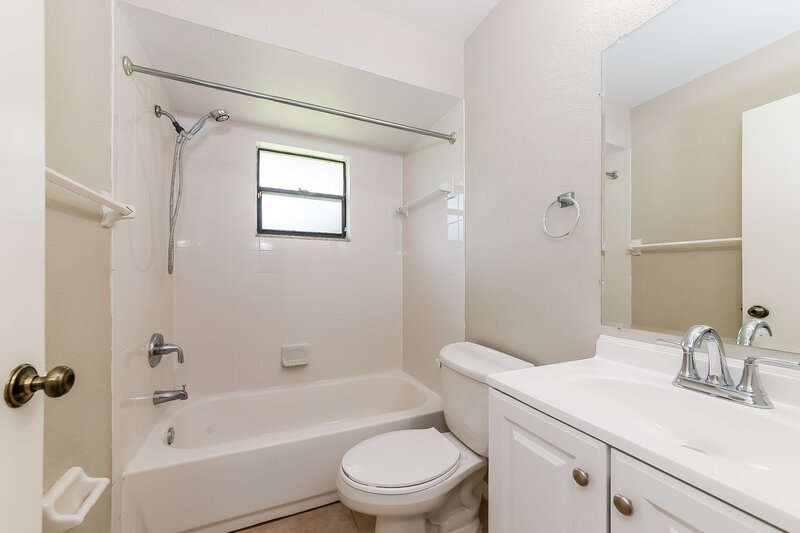 2,185/Mo, 6434 Carmella Way Sarasota, FL 34243 Bathroom View